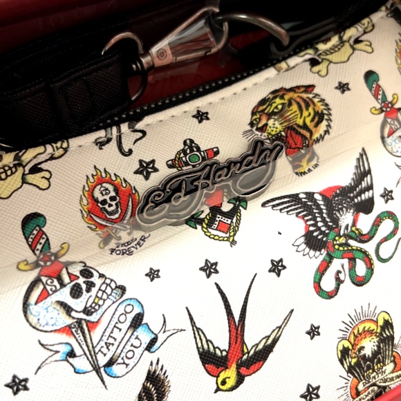 NWT Ed Hardy White Tattoo Print Shoulder Bag / Wristlet + Cross Key Ring Skull - Picture 3 of 5